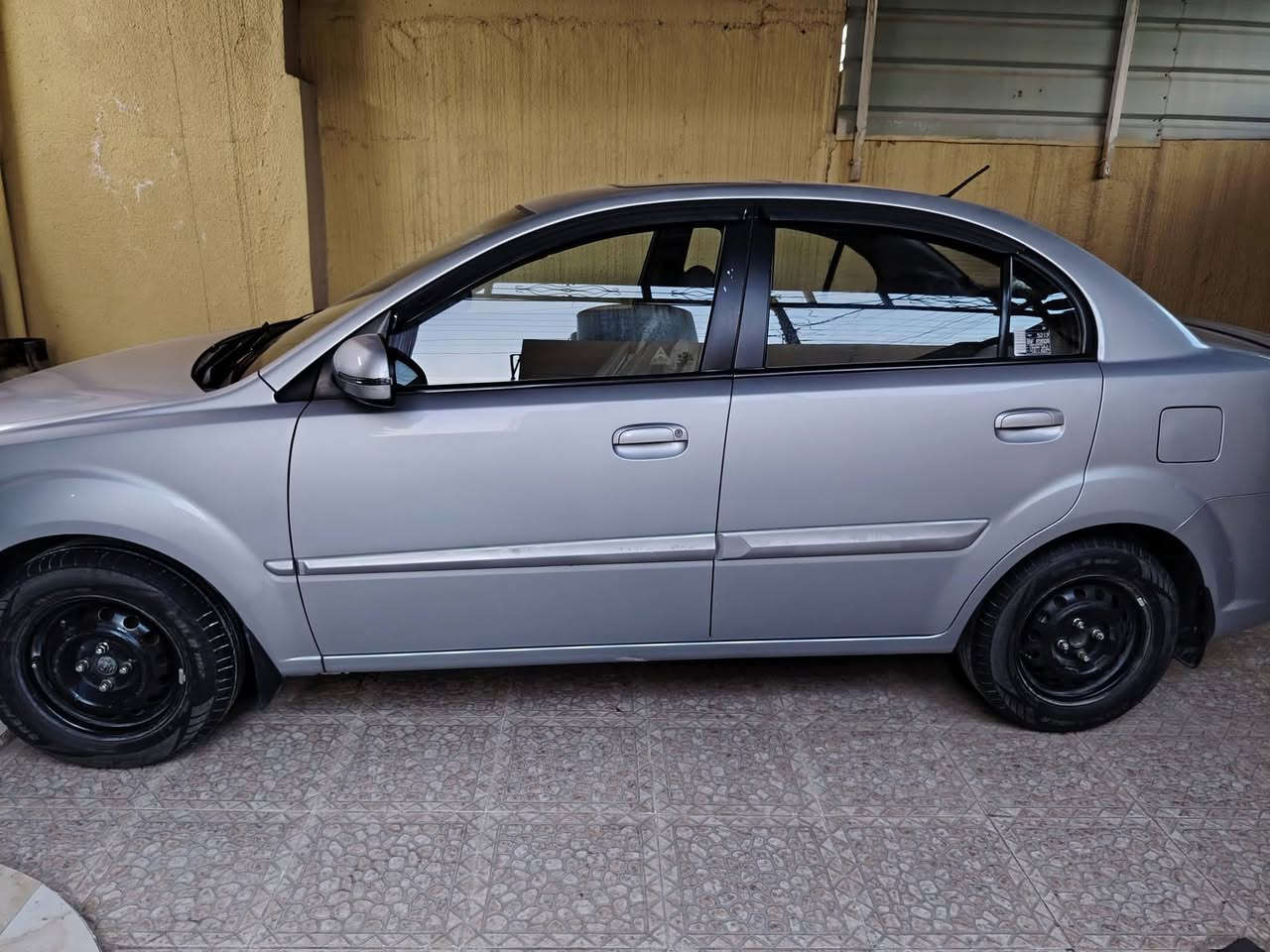 للبيع كيا ريو برايد 2012 فول مواصفات عدا البصمة بدون صبغ ولا بار السعر 115ورقة بيها مجال الإتصال على ***********
