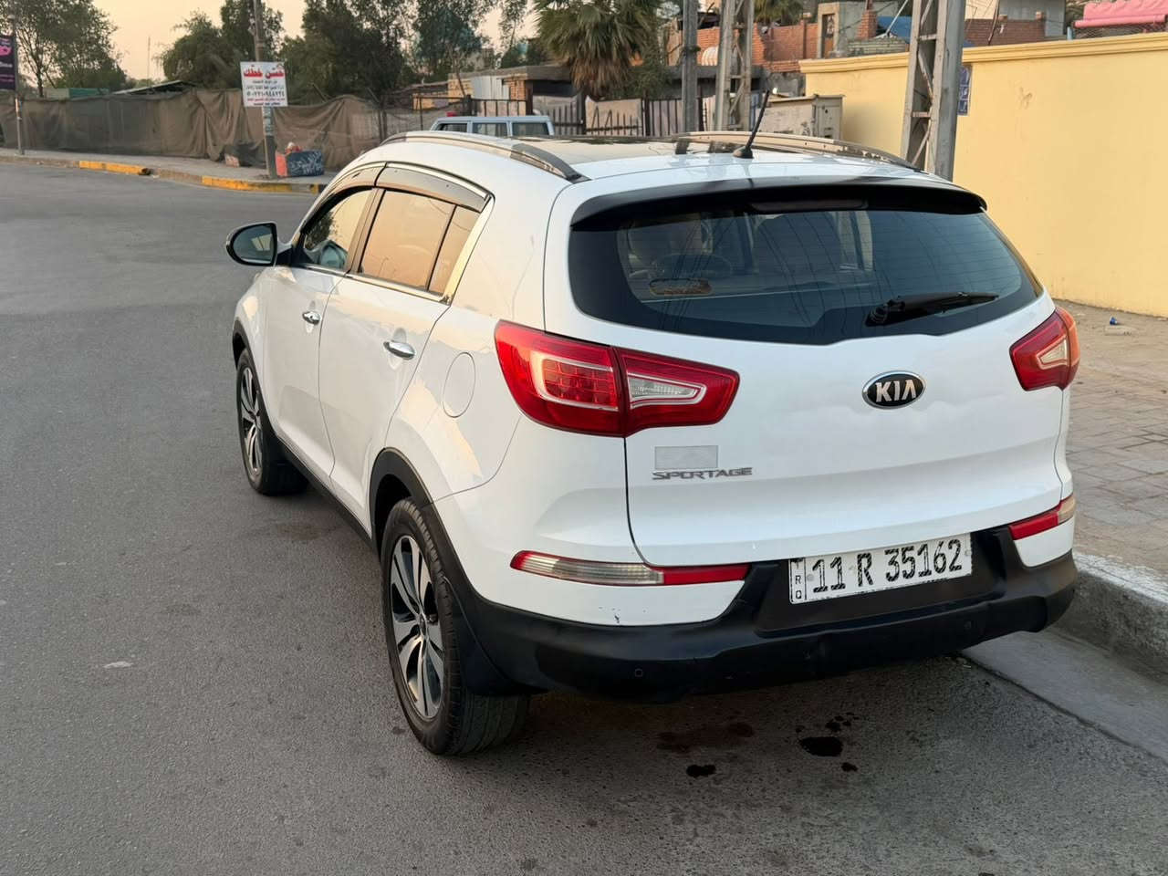 سبورتج 2014  خليجي فول عده البصمة
ماشية 144 الف 
المواصفات
1- بانوراما 
2- شاشة
3-حساسات خلفية
4- سايدبريك بل رجل
5- مري شفط
6 محرك 2000 دوش
9- اشاير بالمري
10- شاشة 
11- رقم بغداد  الجديد
وباقي المواصفات معروفة

بيه مكانت صبغ 
بدون دواخل
 سونار مرفق بل منشور 

السعر 122 وبيه مجال 
العنوان بغداد حي البنوك
***********
