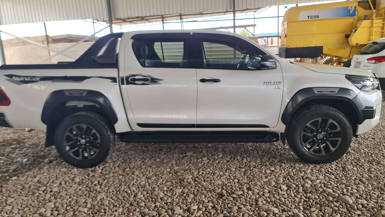 البيع ادفنجر موديل 22  رقم اربيل دولي ماشي 85 الف سونار موجود مكاني واسط الزبيديه ***********
