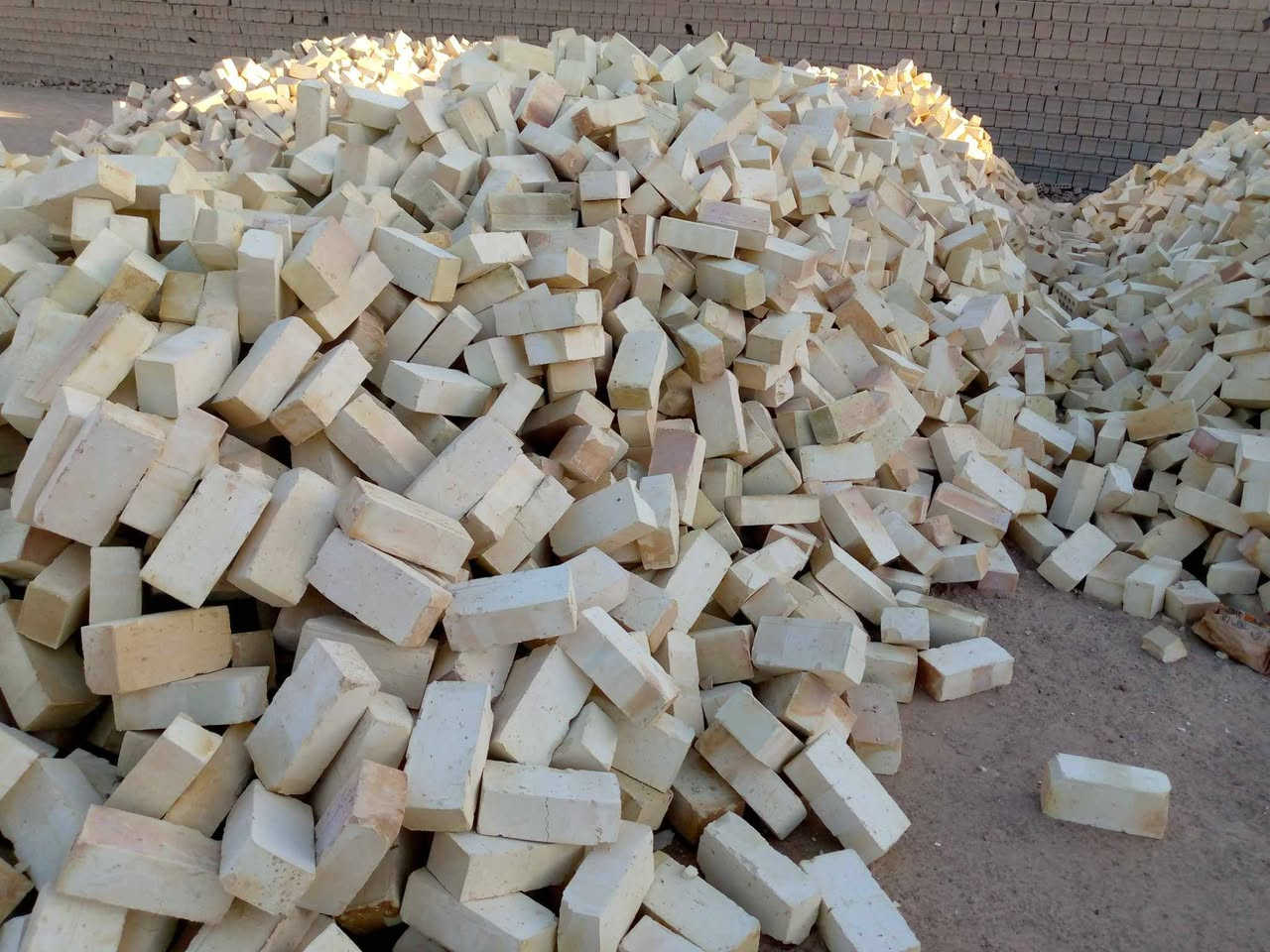 ***********
يالله السلام عليكم 
تم تخفيض السعر بشكل غير مسبوق 
تجهيز طابوق جمهوري مجمع النهروان 
وطابوق العادي مجمع العزيزيه 
درجة اولى قالب واحد وعدله وقويه 
شرط الفحص قبل التنزيل***********
