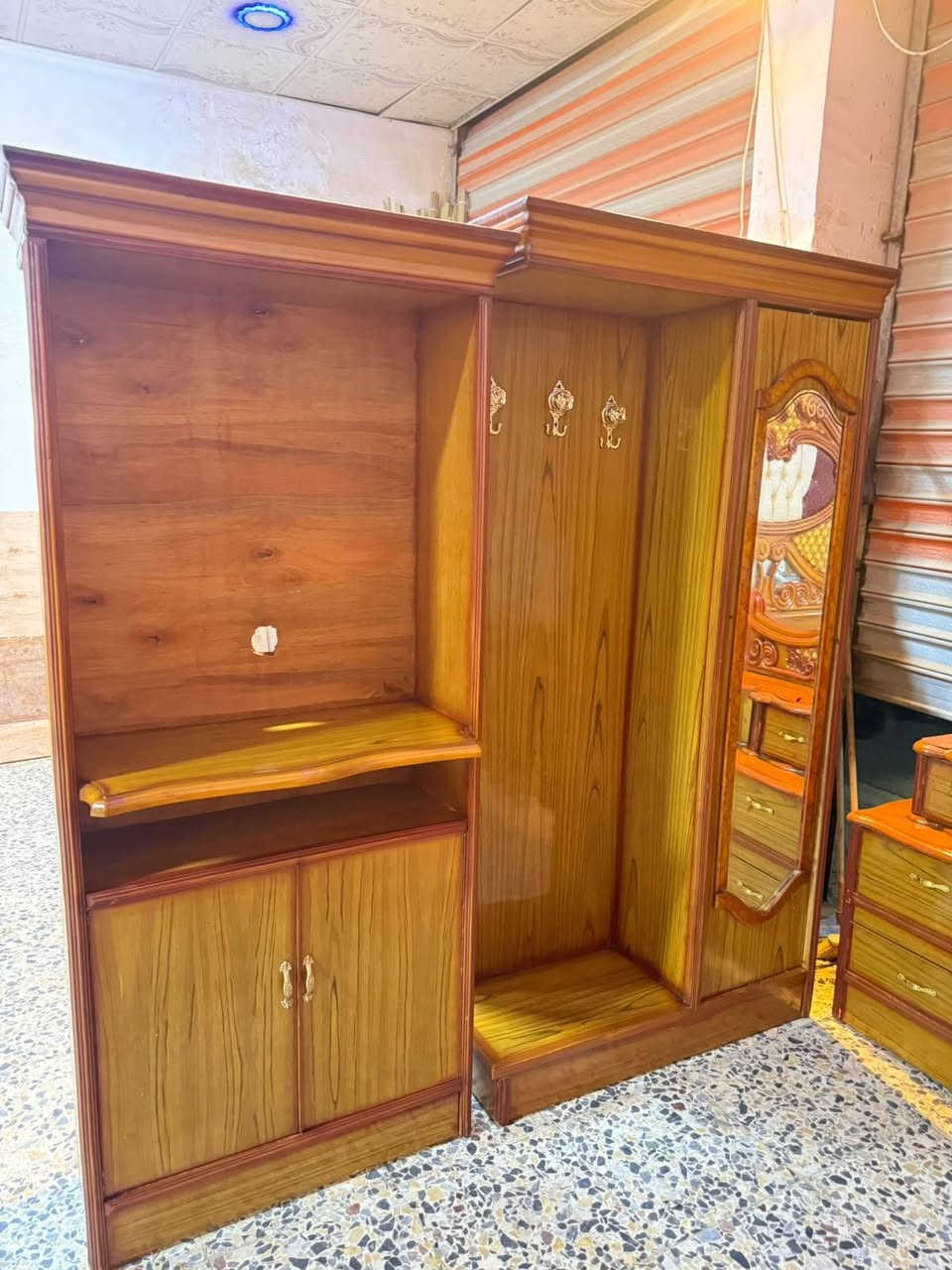السلام عليكم 
غرفه صاج عࢪاقي مستخدام 
غرفه6/ابواب 📌
السعر 650
نضافه 80/💯 
معا نقل فقط داخل بغداد 
واتساب ***********
