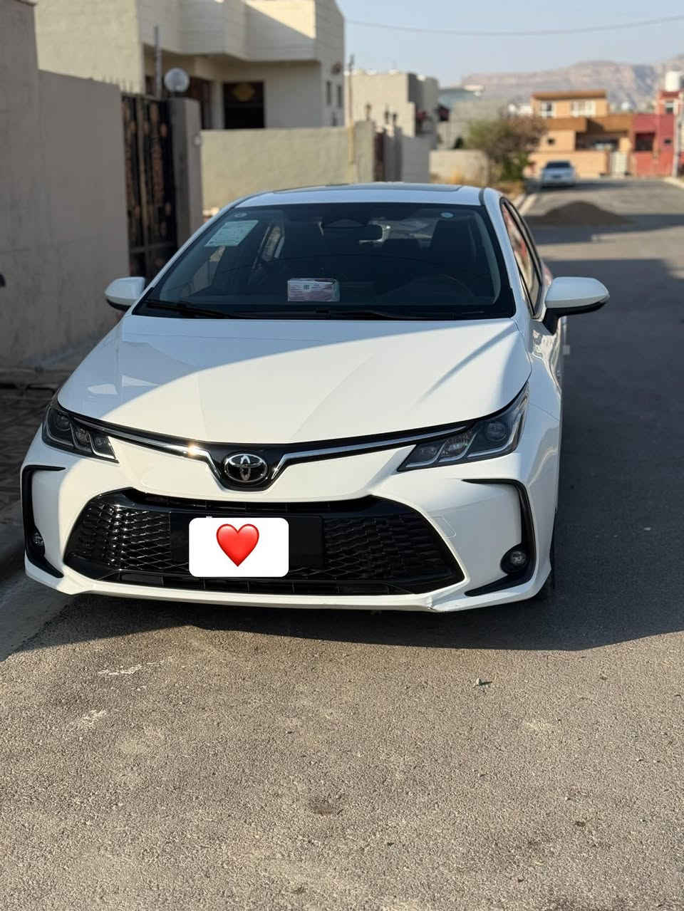 سياره للبيع نوع: تيوتا كورلا هايبرد
موديل:2025
مرقمه:  كامله وجاهزه بغداد 
كفاله عامه السياره بحالة ممتازه
استيراد شخصي زيرو 
ماشية: 30الف
انا شرعيها في نينوى 
بيها كوبون  بانزين
سعر السياره 148 وبيها مجال بسيط
مدوشمه كامله داخل للحفاظ على اصليتها 
للاتصال على الرقم : ***********
الرقم الثاني: ***********
