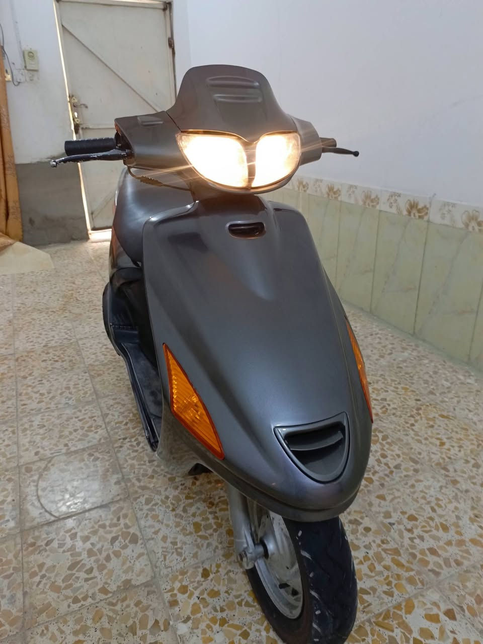 السلام عليكم دراجة للبيع فراشه حلوه بمعنه الكلمه محرك ناعم مامفتوح والشلعه خير من  دراجة نكره سلف كله شغال السعر٦٥٠ وبيه مجال الرقم *********** النجف
