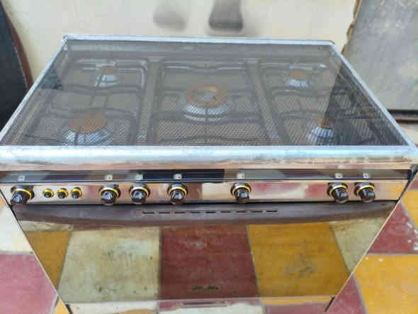 السلام عليكم كريازي جديد باب اول نضيف جدآ جدآ جدآ نار فرن فول ضمان شهر صيانه بيتك مجاني العنوان الحله نادر ٣ تليفون ***********
