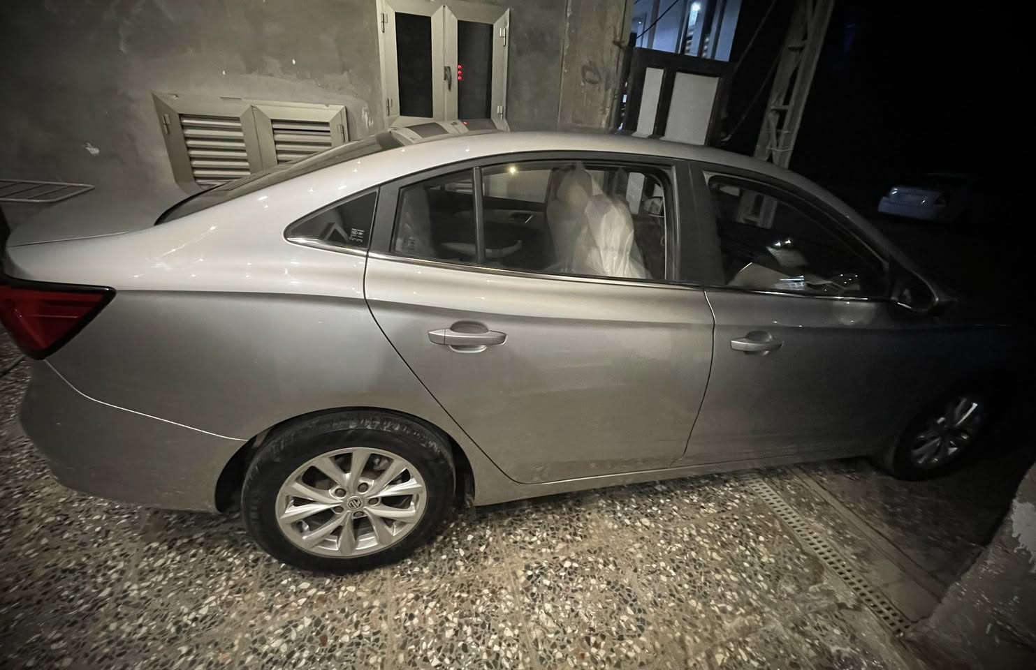 Mg5
-موديل (2024)
-خليجي
-فئة الكومفورت 
مواصفات (ليد نهاري - ليد خلفي -تحكمات ستيرن - حساسات -كاميرا خلفية - شاشه كبيره تدعم ابل كاري بلي واندرويد- مثبت سرعه )
- رقم بغداد جديد الدولي وباسمي.  
- ماشيه 15 الف
- داخل ضمان الشركة ٦ سنوات او ٢٠٠ الف كيلو. 
- صيانه بوقتها بالشركة اول بأول وصيانه ال ١٥ الف مسويها هم.
-قطعتين بيها صبغ بالصندوك وبنيد هم. 
- السيارة نظيفه وبس على ايدي .
 السعر  107$ وبيها مجال بسيط 
للتواصل واتساب 
***********
