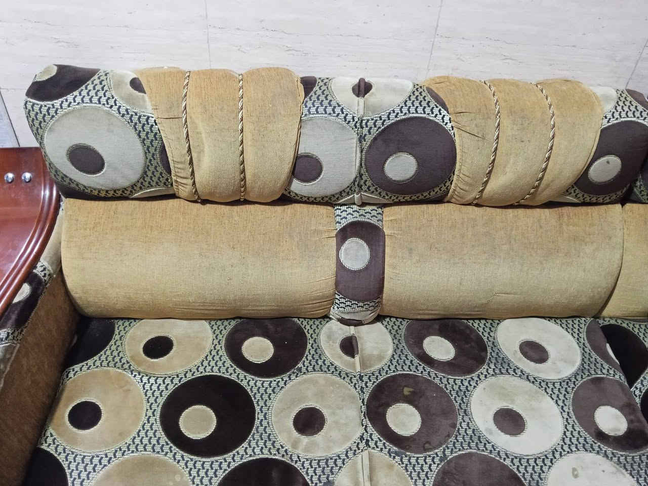 السلام عليكم
ديوان للبيع 13 نفر نظيف
باقي التفاصيل خاص.


**إذا كنت صاحب هذا الإعلان وتريد حذفه لأي سبب، رجاءا أرسل رسالة إلى الدعم الفني**