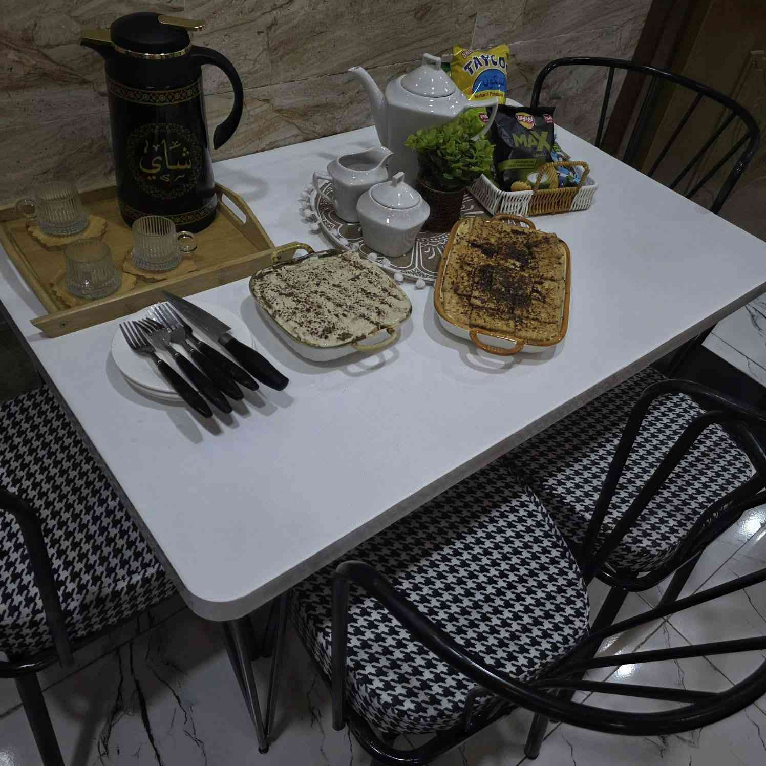 الميز خشب hdf مغلف بماده عازله ضد الماء والرطوبة كراسي حديد كوشات اسفنج طبي 110 طول عرض 70 سنتيم ارتفاع 80 سنتيم رجل الميز حديد


**إذا كنت صاحب هذا الإعلان وتريد حذفه لأي سبب، رجاءا أرسل رسالة إلى الدعم الفني**