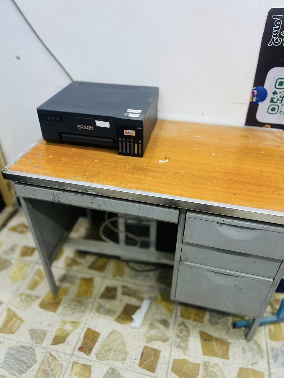 ميز مكتب عدد 2 حديد الثقيل نوعية ممتازة وبحالة جيدة كلش للبيع سعرهن ب100 اثنينهن متواجد ع خاص او الاتصال *********** العنوان يم فلكة الخنساء
