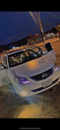 Byd g3 2014 بى واى دى گئر و مةكينة سةنى يابانى بو فروتن .سةيارةكه كامل...