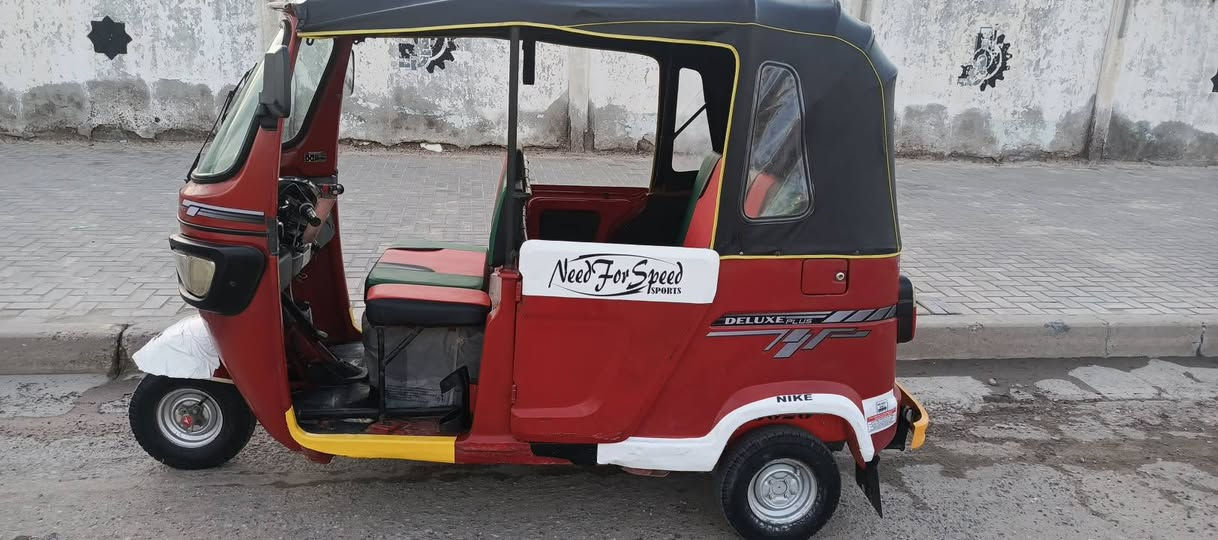 سلام عليكم ورحمه الله وبركاته 
تيك توك موديل 22 رقم سنويه بصره 
المحرك مفتوح شركه البدي شوف العين 
سعر 7 وبيها مجال للطيبين 
***********
