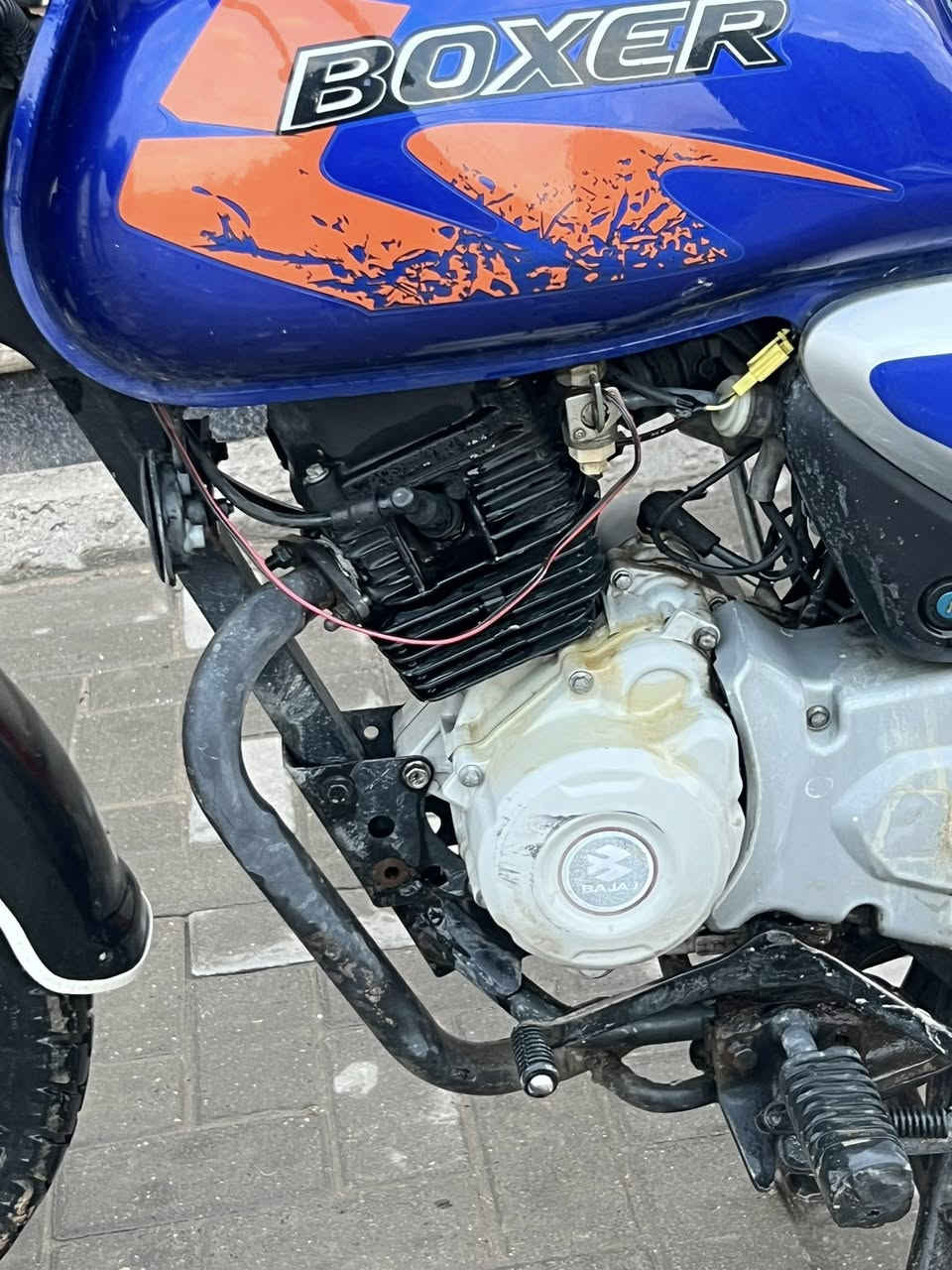 سلام عليكم 
دراجة بوكسر جبلي 23 اوراق اصولي
دراجة بيها خيط تبخير
سعر مليون وبيها مجال شراي اتصل 
***********
