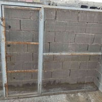 لارتفاع متره ونص الطول مترين و عشرين لبيع السعر 60 07809000892