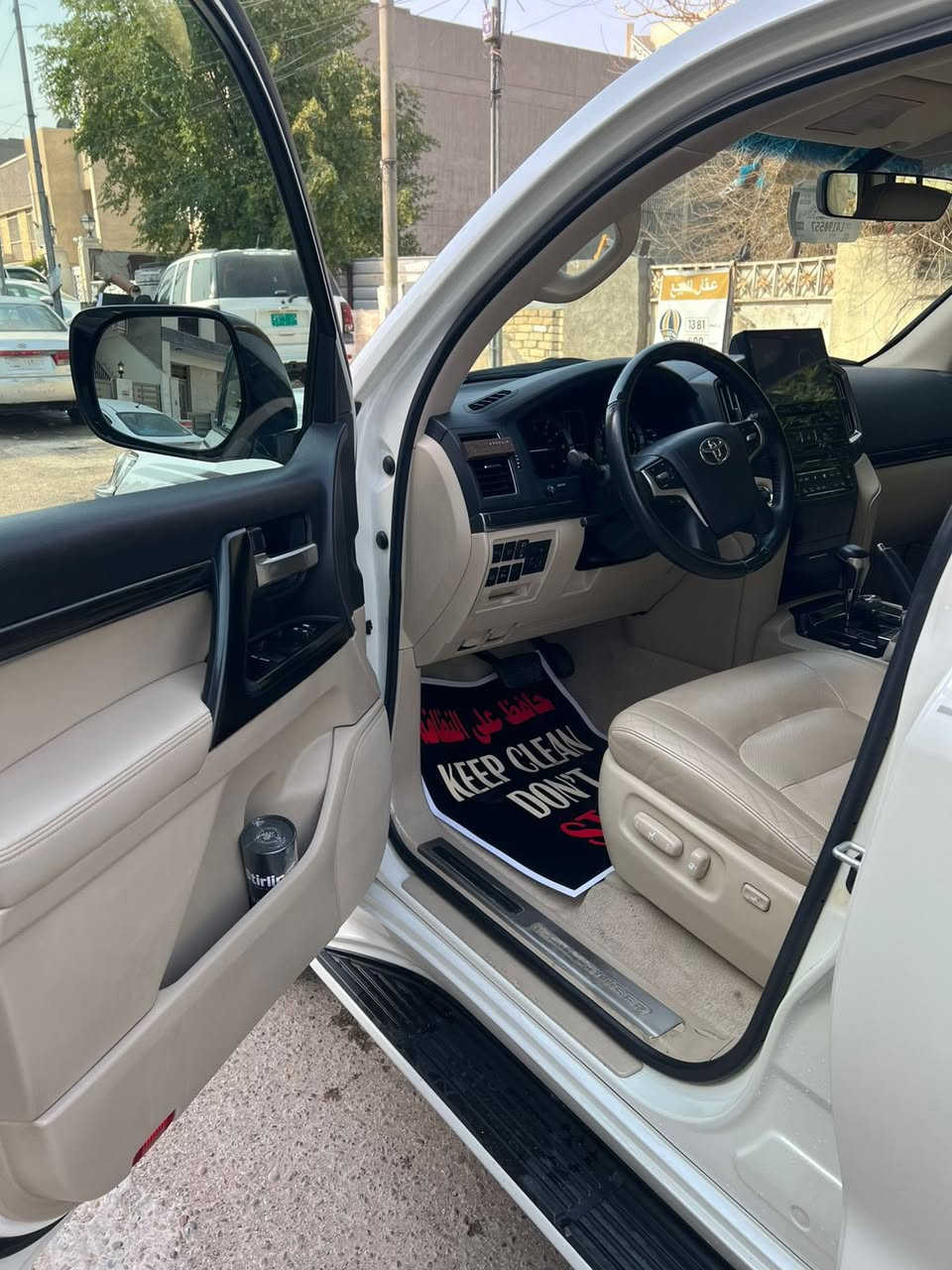 سلام عليكم 
للبيع لاندكروز 2020
ساز اصل
V6
كفالة عامة 
رقم بغداد ب اسمي
سيارة ماشية 48,000 km
السعر 570
مكان بغداد الحارثية


**إذا كنت صاحب هذا الإعلان وتريد حذفه لأي سبب، رجاءا أرسل رسالة إلى الدعم الفني**