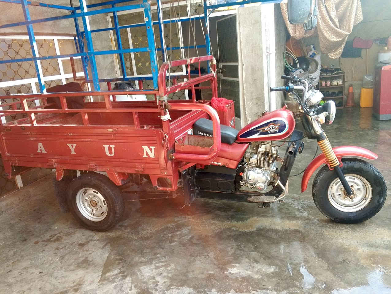 سلام عليكم ستوتا دايوان للبيع مديل 20 وراق اصوليه السعر مليون ونص وبيه مجال مكاني ديالى خان بني سعد قرية السلام /***********
