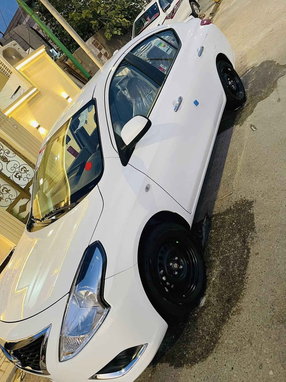 نيسان سني هندي بليته زركه2025 شاشه لكزز 
ماشيه 9000 مكاني بصره 
***********
