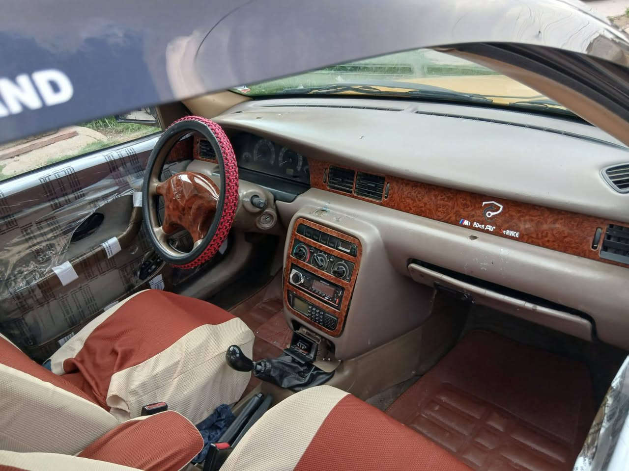 السلام عليكم للبيع سيارة سمند موديل 2012 رقم بغداد انكليزي سنوية جديدة مصفرة هيئة او غرامات مكينة كير خير من الله سيارة جاهزة مابيهة اي نقص بيهة باب السائق مصبوغ اثر شخوط فقط الباقي مكفولة السعر 34ورقة او بيها مجال للاستفسار الاتصال على الرقم *********** المكان بغداد حي الجهاد
