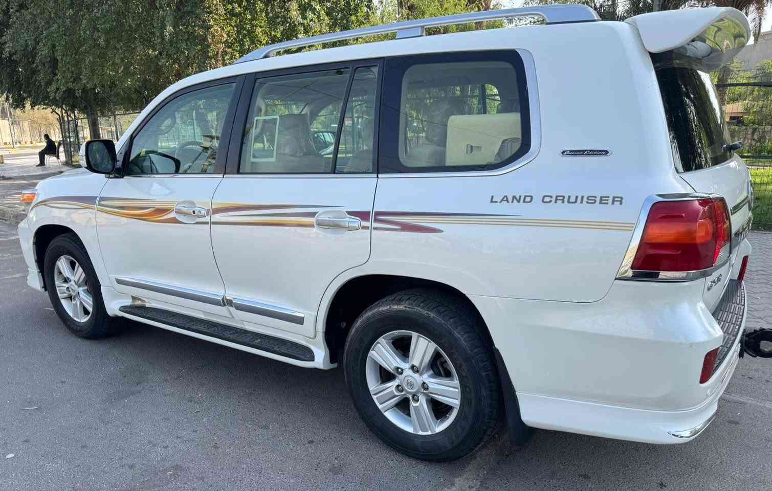 للبيع لاندكروز موديل 13
رقم بغداد دولي الجديد 
ماشيه  180  الف  اصل
مكفوله كفاله عامه جديده 
السياره بريميه اصل
السعر 335 ورقه وبيها مجال 
الأتصال على الرقم مكلف بنشر
***********
