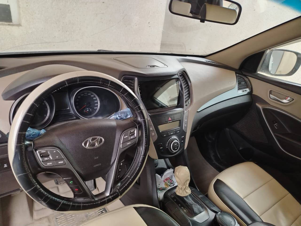 السلام عليكم سنتافيا 2014 7 راكب 6 سلندر مكفوله ماعدى ربع دعاميه الاماميه رقم بابل ابأسمي للاستفسار 
*********** او امراوس بتوسان
