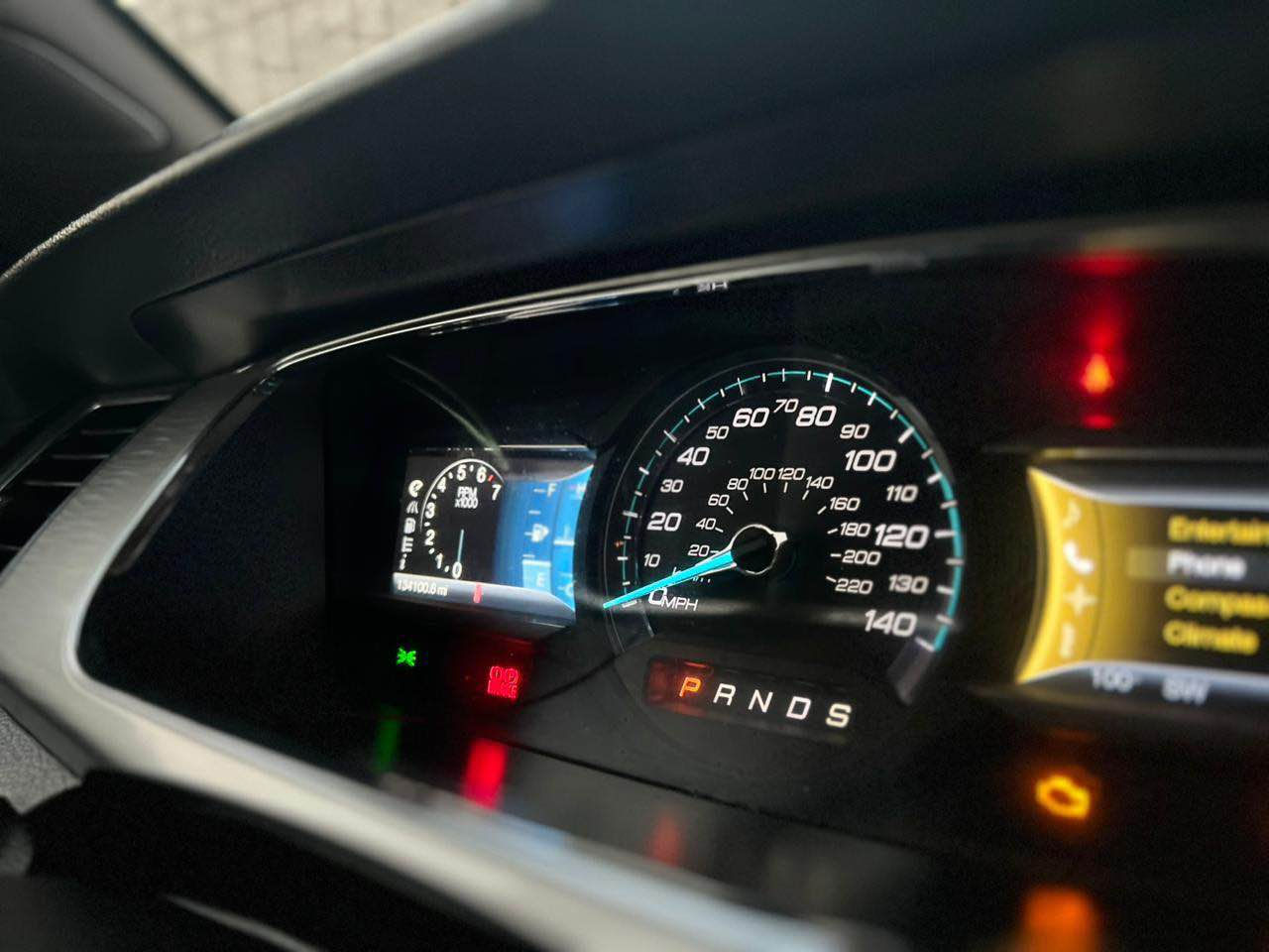 ***********
فۆرد تۆرەس ٢٠١٣ SEL 
مواسەفات ئەمریکی
تەنها سڵاید و کوشن جلد نییە
سەیارەکە بێ بۆیاخە
 تەنها دوو سێ پەڵە ساردی هەیە السليمانية, العراق
