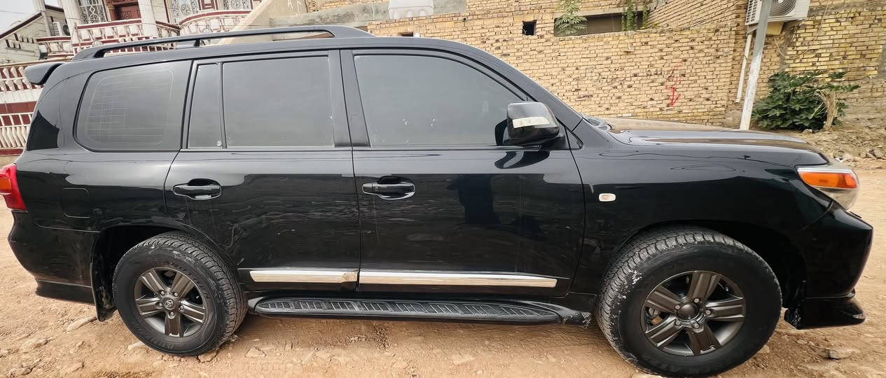 للبيع لاندكروز 2008 بريم
السياره احله من الصور بالحقيقه 
فول مواصفات 1/1 💯 :
1- فتحة
2- بصمة
3- ثلاجة
4-شاشه
5-كامره خلفيه 
6-دفع رباعي
7- رقم أربيل
8-تضليل بالسنوية    
9-حجم المحرك:V6
10-ماشية 139 كم حقيقي 
ملاحظة // السيارة  كفاله عامة حتى من البارد وشرط الفحص ✅ محرك وكير كفالة 
جديدة بمعنى الكلمه شرط تراي زيرو  جاهزة من كلشي
سونار موجود 
السعر 280                    
للاتصال /***********
