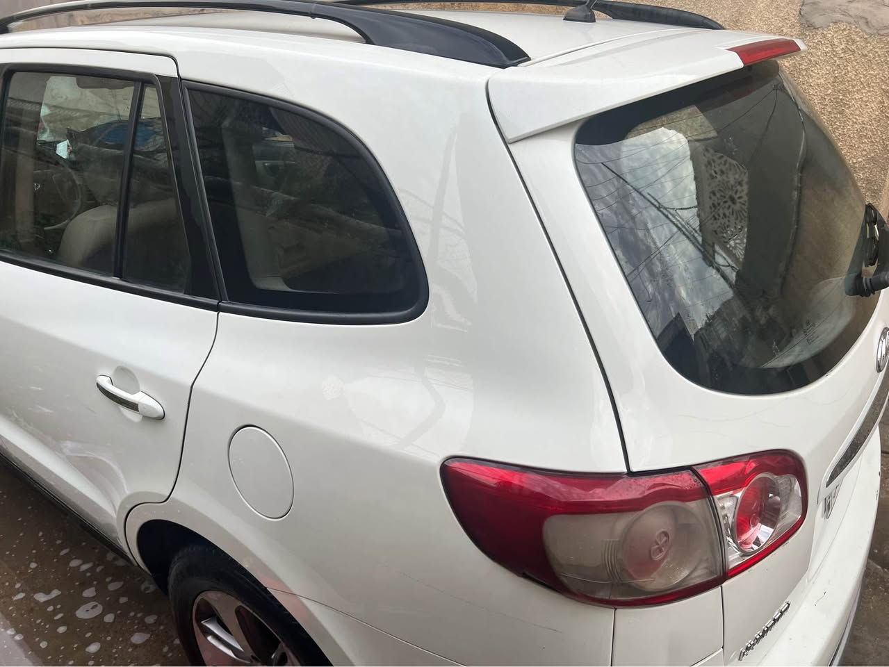 السلام عليكم اخوان 
سنتافيا 2012 خليجي فول ١/١ مكينة ٢٤٠٠ دوش  ماشية 128 الف كيلو متر (79الف ميل) مكفولة من الصبغ بيها طخة بالجاملغ موضحة بالصور على حالها
مواصفات :
٧ راكب ،تبريد ٣قطع ، اشاير بالمري ، كشن كهربائي ، بصمة ابواب دخول ذكي ، السيارة بصمه تشغيل ، فتحة بالسقف ، تخم تايرات جديد باتري جديد سيارة جديدة
ملاحظة محرك مفتوح بسنة 2019 كازكيت مبدل عمل درجة اولى مشروع وطني رقم الماني سنوية لحد 2028 
للاستفسار:***********
او على الخاص بغداد, العراق
