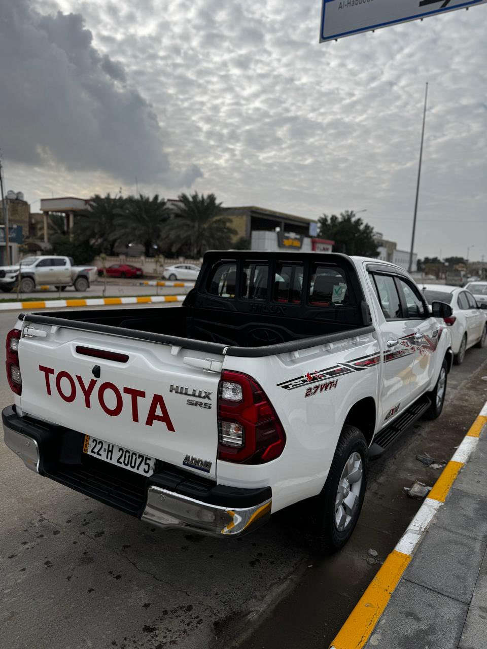 السلام عليكم بيكب هايلوكس فور ويل4X4 كير عادي شاشه تحكم ستيرن كأمره حساسات سبير ما نازل تايرات الشركه دنلوب مطفايه السياره ساز نضيفه كلش كاعيات الشركه رقم أربيل مداور شرط مراوس ب اوتماتيك مكاني ناصريه للتواصل ***********
