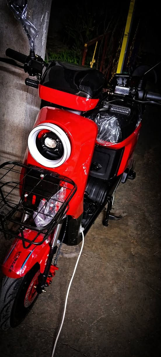السلام عليكم
دراجه R9🏍️
2026⚜️

5بطاريات🔋WINLEE الاصلي 32امبير 

+

شرط الفحص⚜️شرط الستيكرات البلاديه لحد هسه ما شايليهن

امرايات جانبية⚜️

بلوتوث📞⚜️

تشغيل عن بعد⚜️+كارت💳+سويج🔑

دبل خلفي غاز⛽+دبل امامي هيدروليك⚜️

شاشه ديجيتال⚜️

اشاره جانبيه🚥⚜️

سرعه 109+حقيقي70✈️

ستاند تليفون📱⚜️

لايت زينون عالي ناصي💡+اضاءهLED⚜️

نظامR+

قفل استيرن🔒

نظام سرقه🚳
 
شاحنة WINLEE بلادي تفصل تلقائي من يمتلي

دراجه بيه مواصفات ما تخلص⚜️

صارله اقل من شهرين ونص يمي+الوصل موجود من اخذتها⚜️

السعر 500الف وبيه مجال+مكاني كركوك +ماكو توصيل

للاستفسار خاص


**إذا كنت صاحب هذا الإعلان وتريد حذفه لأي سبب، رجاءا أرسل رسالة إلى الدعم الفني**