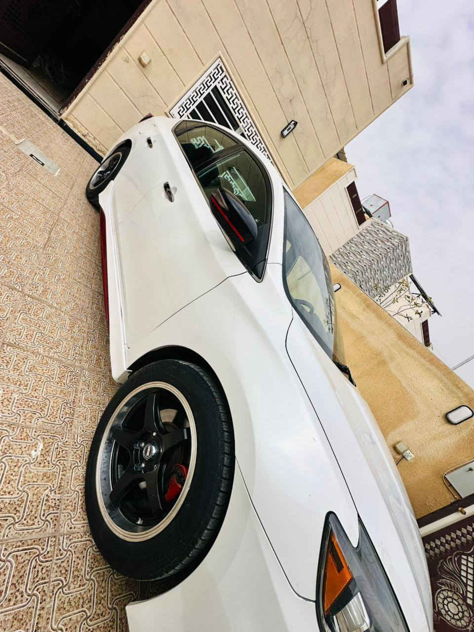 السلام عليكم نيسان سنترا من القطع النادرة والمميزة  فئة (Nismo) اصل للون صدفي 

موديل ٢٠١٩ 
محرك وكير شرط بدون فتح وبدون تصليح 
فول مواصفات 
كشنات رياضيه حضن وتدفئه 
عليها   ويل رياضي تو سايز 
سيارة رياضية قوية سرعة وانطلاقة رهيبه 
عليها ادامة كاملة من نوزلات وبلكات فيت بم 
صدر جديد وجواها طقم تاير جديد 
السيارة جاهزة ترايها من الفاو لزاخو جاهزة مناقصها شعره

ماشية ٩٤ رقم بغداد تحويل بنفس اليوم 

ملخص الكلام السيارة جديدة وبدون نقص
حادثها بس دعاميه خلفيه موضوح بالصور وبيها طخه بسيطة وصغيره بالعراق هم منزلها بالصور
 
السعرر 135 وبيها مجال جداً بسيط 
مكان السياره صلاح الدين تكريت  
للاستفسار اكثر  ***********
