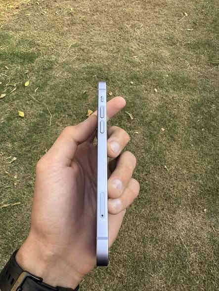 ايفون 12 ذاكرة 128 
300 الف 
الجادرية 
*********** واتساب
