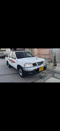 للبيع بيكب نيسان 2011بيها صبغ نص باب امامي سكن مع شويه تعديل بارد جملغ...