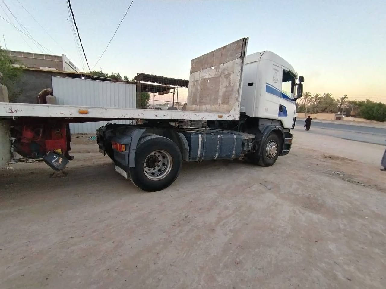 سكانيا ٢٠٠٥ للبيع رقم سليمانيه الدولي مربوطه فلات ٤ محاور جوبلس مزوج للبيع ***********

