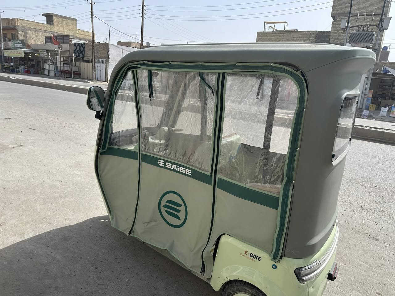 السلامً عليكم تكتكً شحن جديدة بمعنا الكلام تحملً2اشخاصًً مع السايق المكان بغداد اشتريتهاً قبل شهرين 2600وهسهً عارضها 1600 الرقم *********** بطاريات جديدة
