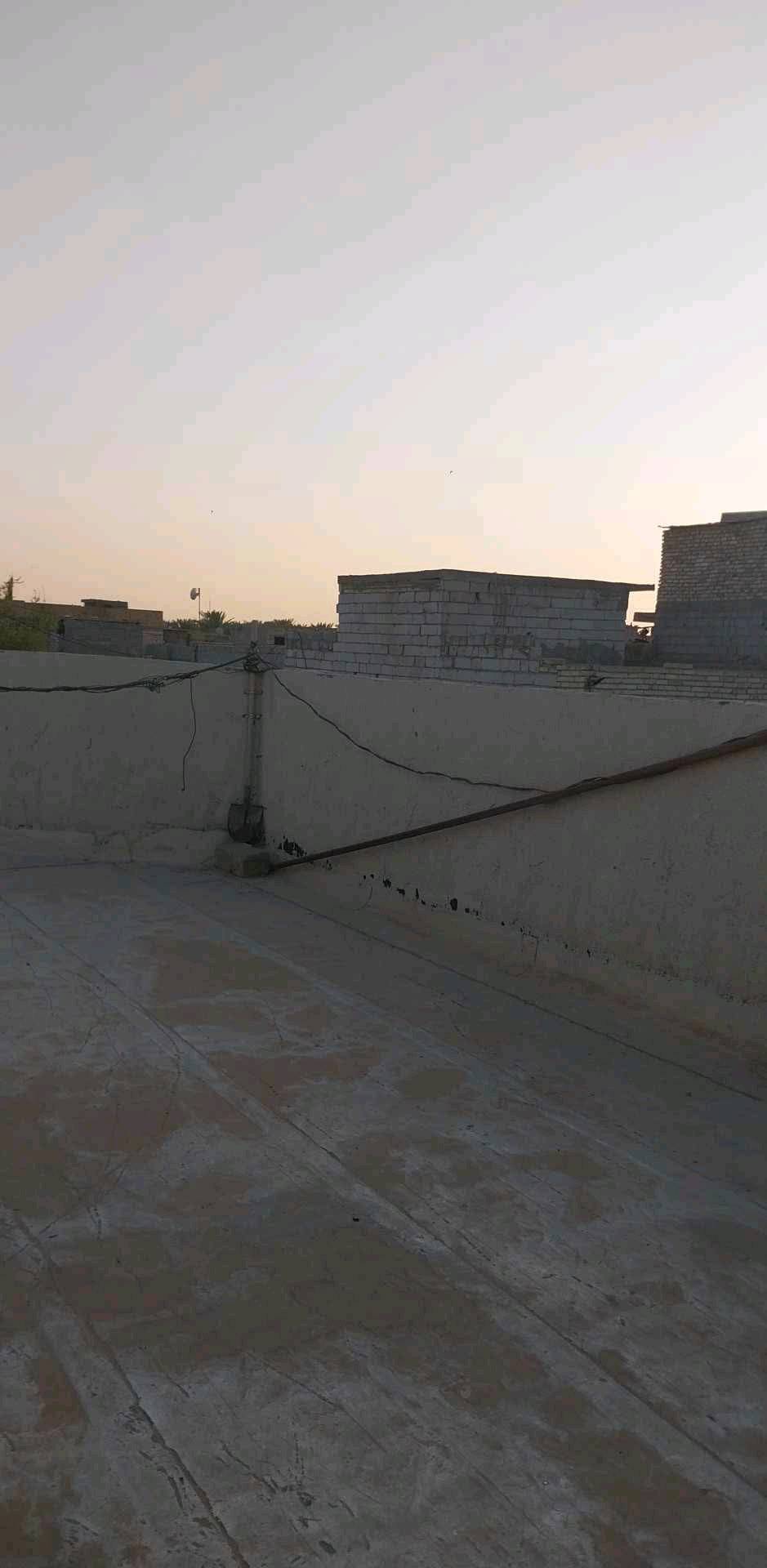 للبيع ....للبيع
بيت 70م الحر الرشدية فرع منتجع الشكرجي 
غرفه وصاله وستقبال ومطبخ بالخلفي مسوي بيت جديد صارله 3 سنوات مبني جيب غراضك وكعد مكاتبة بسمي ماي كهرباء وجيران خير من الله السعر 35 وبي مجال حك الجيه .
الاتصال والواتساب *********** والبيت مومثل الي بالصور تجي وشوف
