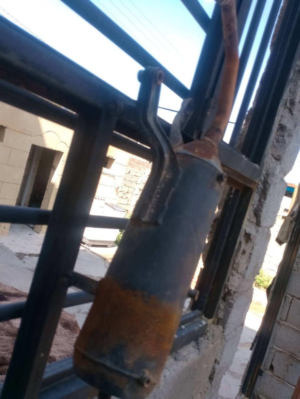 صالنصات للبيع او مراوس حسب الرغبه وعندي بعد صالنصه اف م جديدة وصالنصه rz صجمية مكاني كربلاء اتصال على الرقم ***********
