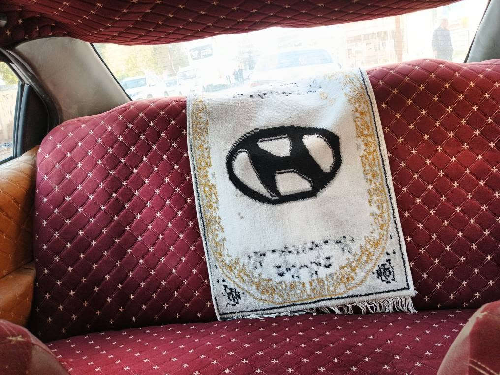 سيارة سوناتا موديل 2000 عظم عاج شرط كير ومحرك دبلات كهربائيات بيها بطاقة بانزين اقبل مراوس ويا خصوصي لو بيكب سعر 22
*********** كركوك, العراق
