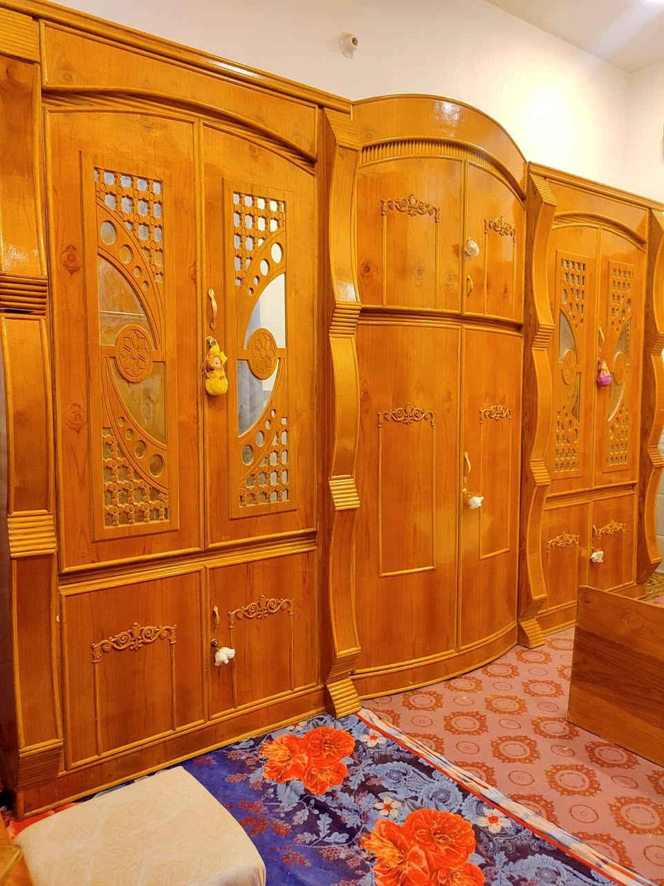 غرفه للبيع تسكام ام السته طابقين ملحق ام المسارح الملكيه داخل وخارج صاج ظهر جمبر براغي زاوية كنتوريه بابين غرفه جديده كلش العنوان ديوانيه حي العسكري للاتصال على هذا الرقم *********** واتساب
