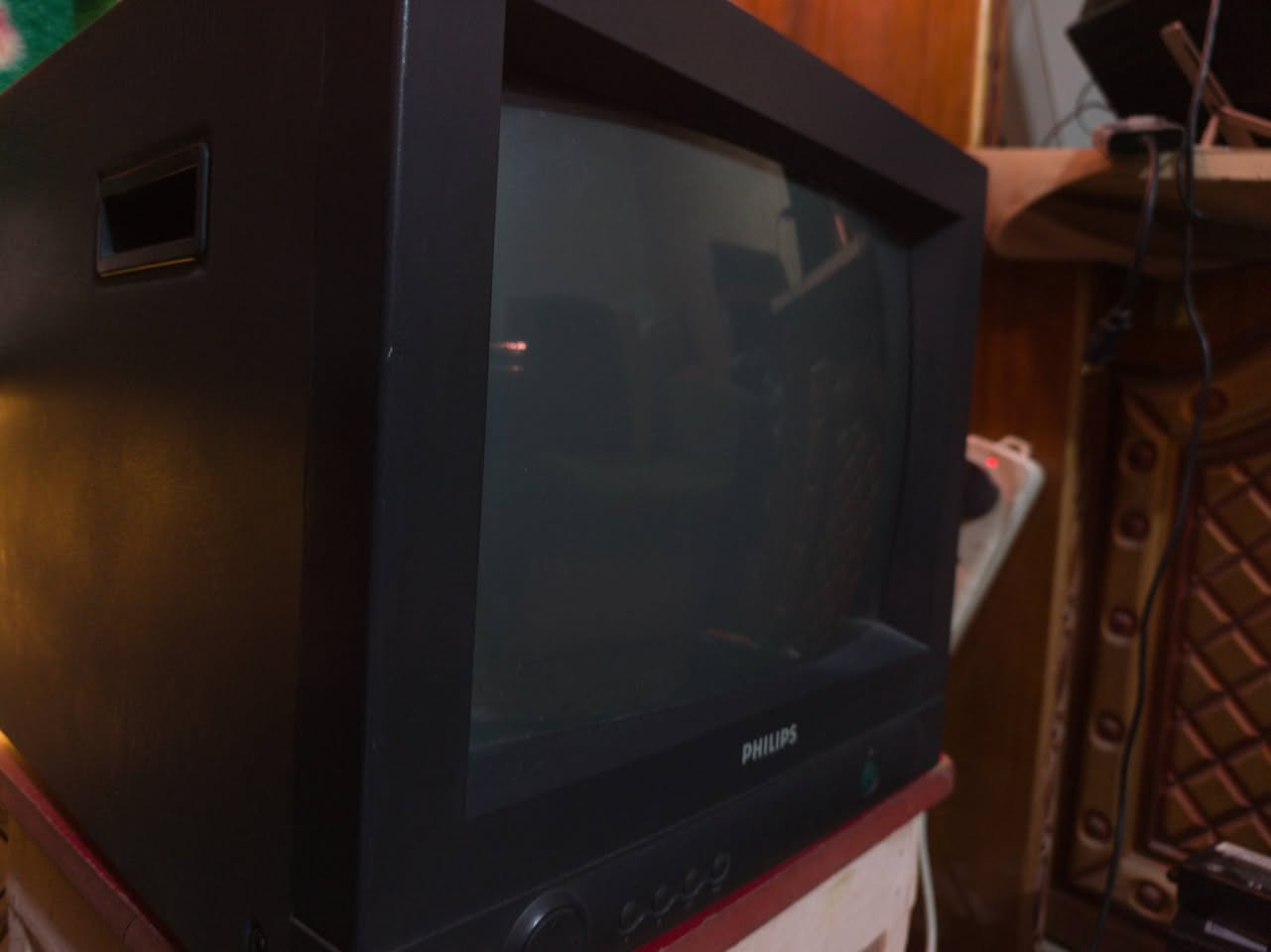 مونتر : فلبس ( التيوب الداخلي Panasonic)
الحجم : 14 
المنافذ : av , s-video 
رقم الموديل ltc 2914
اكيد مثل مامتعودين دائما التصوير ابدا مايكون قريب من الجودة  الحقيقية للصورة هذه المونتر بمصاف كل الشاشات الاحترافية العالمية من سوني و jvc و Panasonic 

 السعر : 250 شامل التوصيل


**إذا كنت صاحب هذا الإعلان وتريد حذفه لأي سبب، رجاءا أرسل رسالة إلى الدعم الفني**