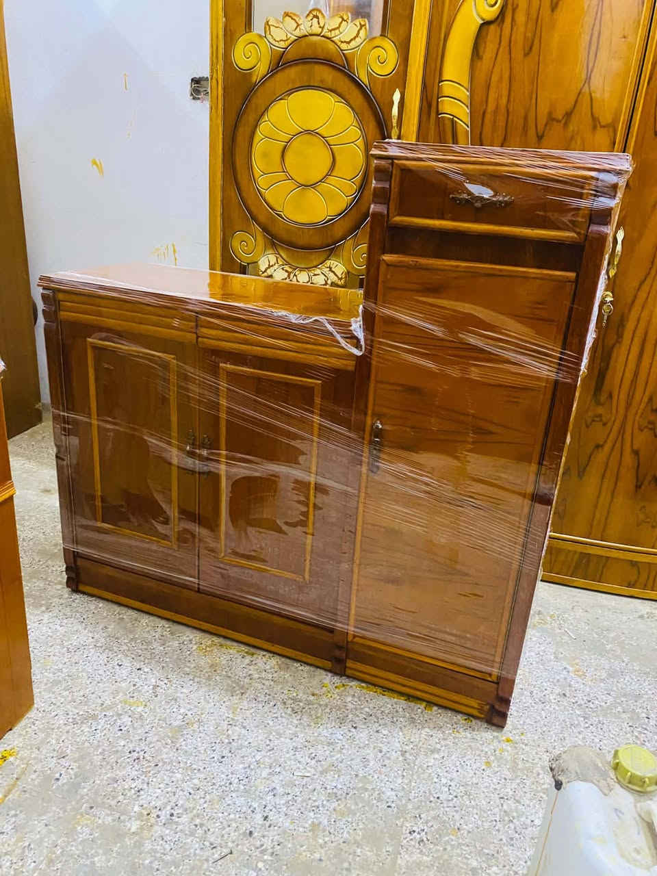 غرفة نوم عراقي مستخدم اخو الجديد وباسعار مناسبة شغل درجة اولى مرتب ضهر جرجوبة توصا  احطاطة صاج خارج 
السعر 850 وبيها مجال للطيبين 
رقم الهاتف ***********
