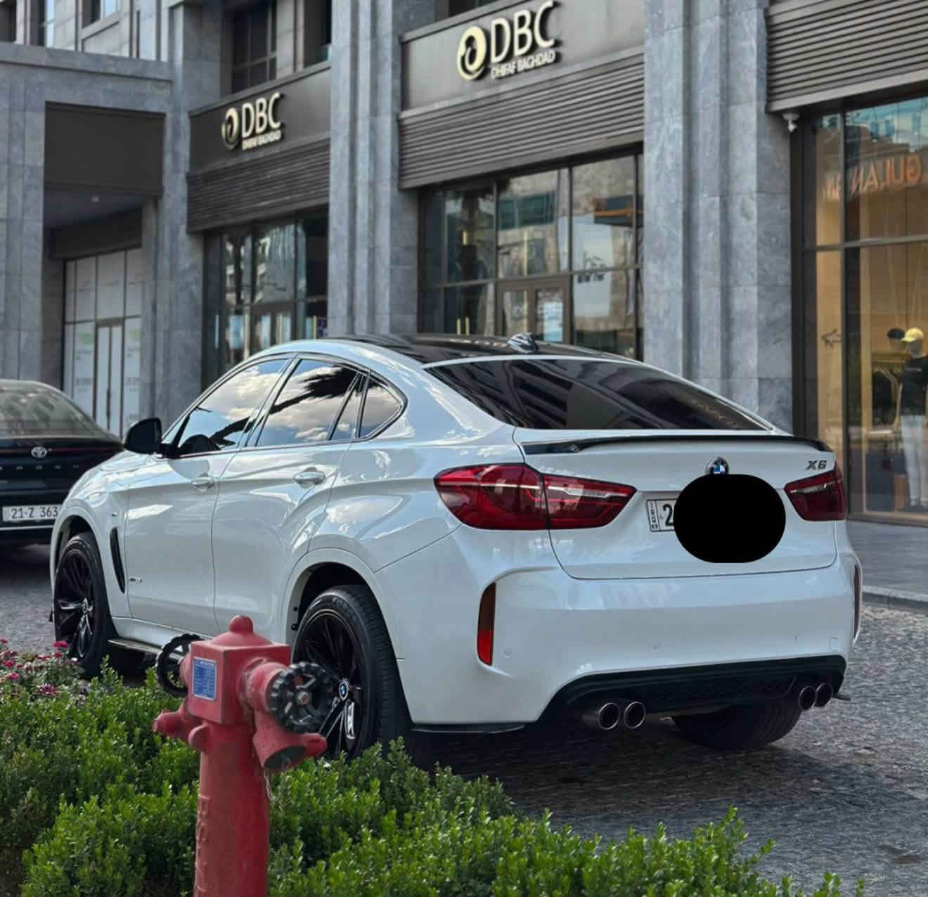 السلام عليكم
موقع السيارة اربيل  والرقم اربيل سنوية باسمي 

BMW X6 2017 الغنية عن التعريف فول مواصفات (((محرك 6 حجم ال 3.5  ارغب شي بيها 

المواصفات والتفاصيل // 

مواصفات كثيرة سلايد .. بصمات تشغيل .. داخل جلد .. ٤ فتحات صالنصه رياضي … شفتات ستيرن … 

سيارة بمعنى الكلمة مميزة جدا جدا 

خارج السيارة وداخله جدا جديد للامانه ترايها حلو ممتاز 

محرك كير صدر تبريد شرط الفحص 

ماشيه 

100 m 

الضرر .. قطعه وحده صبغ البنيد بدون داخل ابد ابد 

 مرفقة صور امريكا مع الاعلان وكذلك متوفر فديو لكافة تفاصيل السيارة الي يحب يشوفه يراسلني عل واتساب وبالخدمة 

ملاحظة .. السيارة مضلله بيه موافقة طبعا 80 % من مرور اربيل 

وكذلك مذكور بالسنوية ابيض سقف اسود 

هزه وفحص كله جديد سنوية باسمي مباشرة تحويل باسم المشتري 

السعر 277 ورقه وبيه مجال معقول للشراي واتشرف بالجميع 

للتواصل  رقمي 

واتساب متوفر كذلك 

***********
