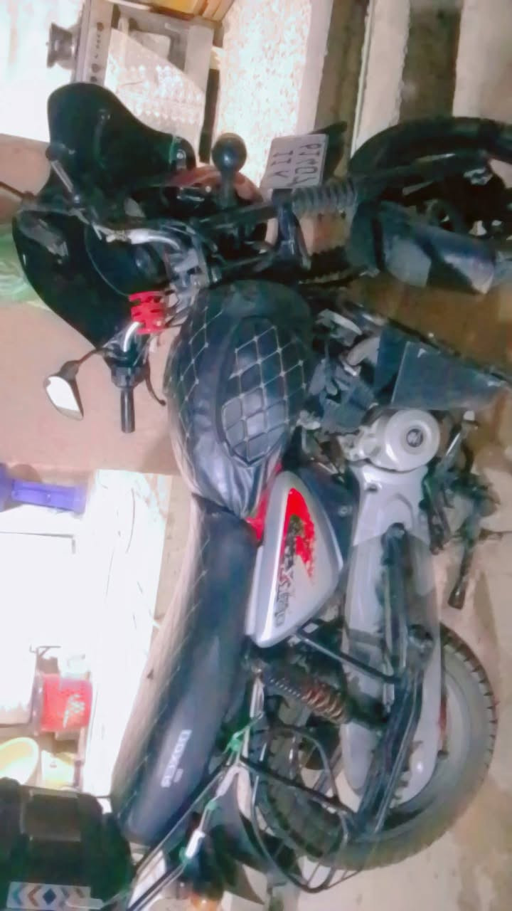 السلام عليكم دراجه بوكسر للبيع موديل 20 كفاله عامه دراجه كهربائيات جاهزه مقفول شاصي در هزه جديده تحويل ثاني يوم الشراي يتصل على هذا الرقم ***********
نقصها تبخر السعر مليونين ونص وبيها مجال حق الجيه
