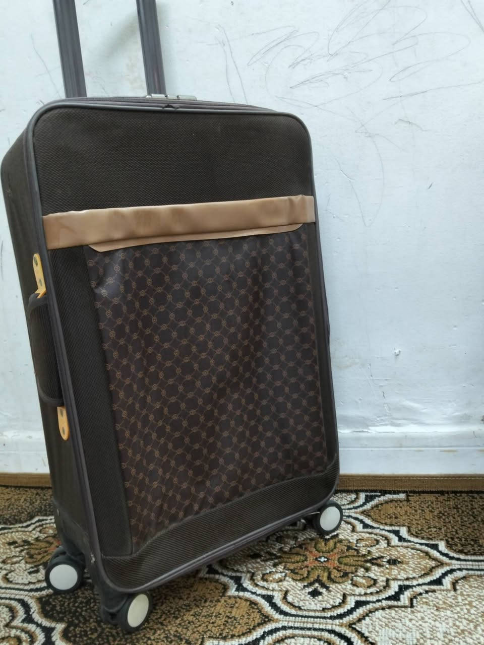 جنطه سفر. حجم كبير ر24
اربع جروخ ولي ميعرف جروخ عتله 
🤣سعر 25


**إذا كنت صاحب هذا الإعلان وتريد حذفه لأي سبب، رجاءا أرسل رسالة إلى الدعم الفني**