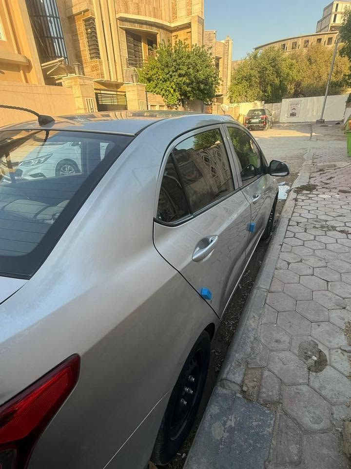 حبي شلونك هونداي i 10 ٢٠١٦ محرك ١٤٠٠  خليجي بانزين علدي بدون دوانز. صبغ اثر طخات. محركها مجفت كلها اصلي ومضبوط درجه اولى حتى رواجز. وخاد كله امبدل السياره فقط نقصها حجر بيئه  السعر ٨٥ بيها مجال بسيط تواصل ***********
