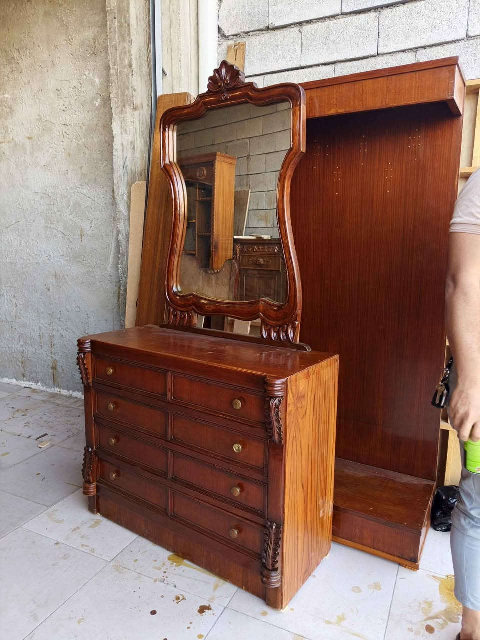 ميز تواليت درجة أولى ثقيل حيل سعر مناسب مكاني حي الصديق خلف مرطبات البحرين للاستفسار 
*********** الرمادي, الأنبار
