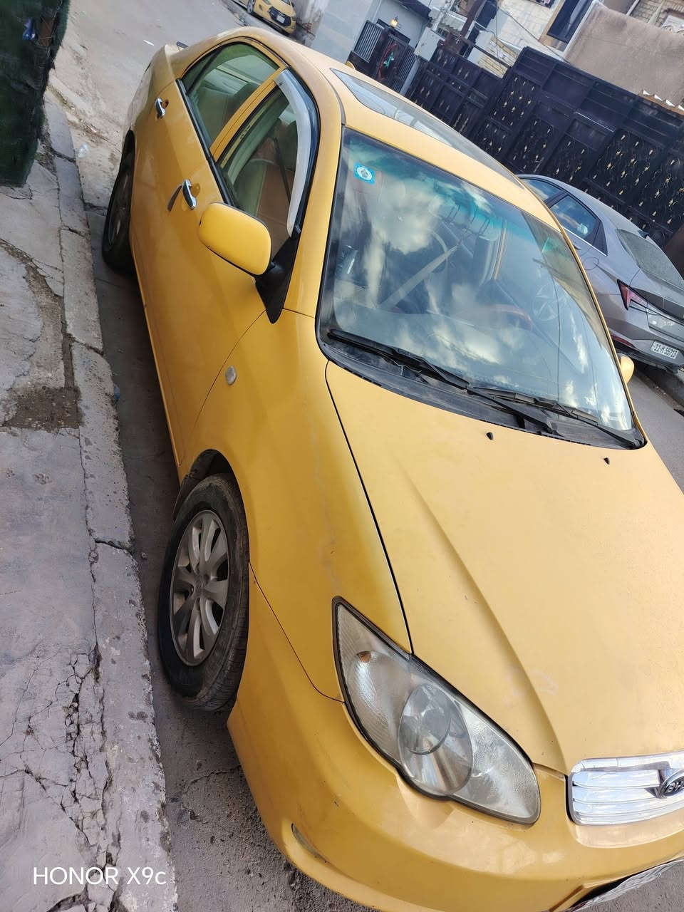 سلام عليكم بي واي دي 13 f3 للبيع مكفوله كفاله عامه ماعده باب السايق بارد شبر بدون صبغ الباقي كفاله كير ومحرك تأيرات جدد حداديه جديده صدرها نضيف كلج كامل صار شهر من شديته
السعر 55 وبيها مجال حك جيه
الاستفسار
***********
