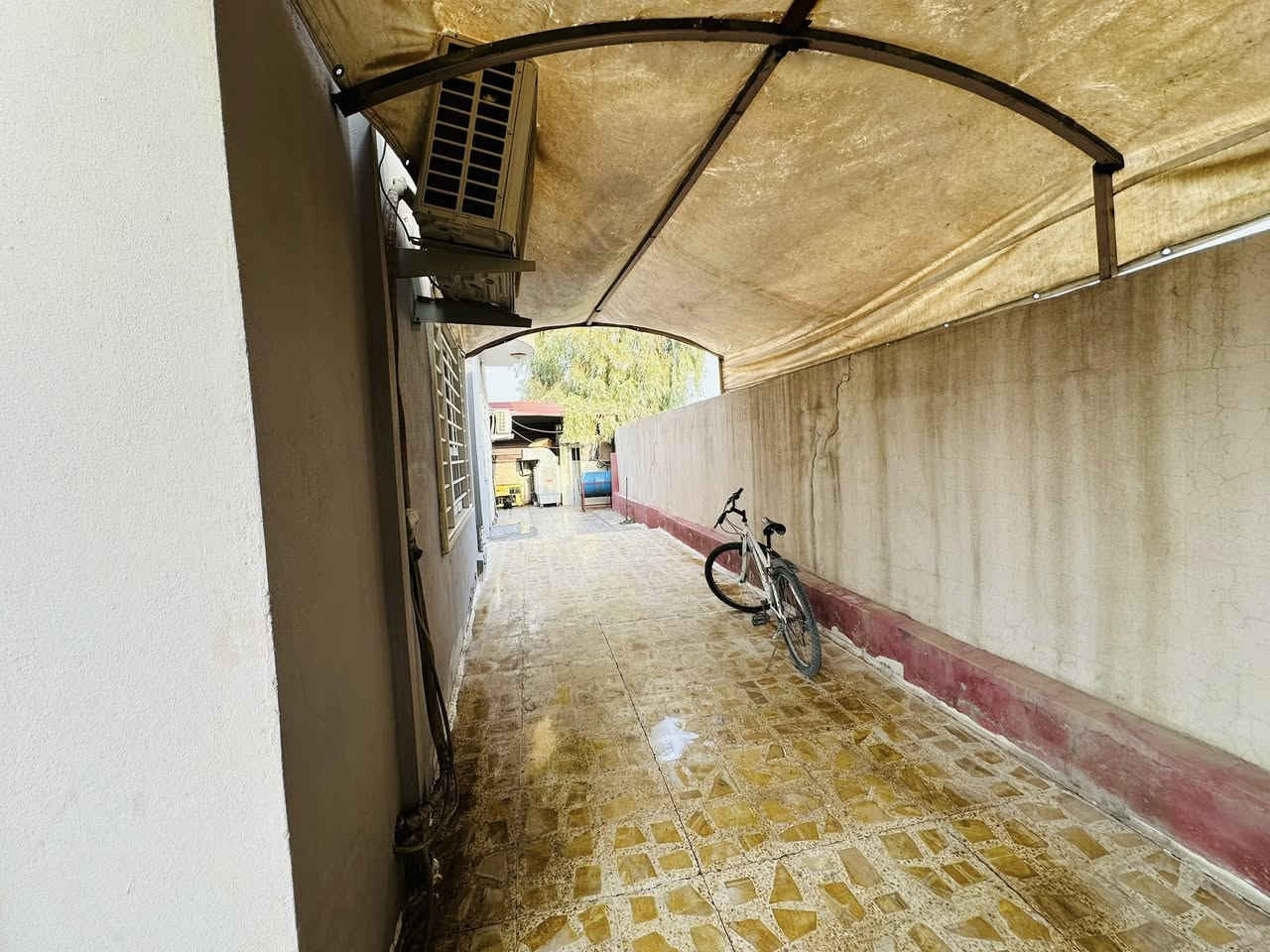 #عروض_مكتب_دعاء_الخير_للعقارات 🏡

للبيع او معارضة 

فلة 

منطقة مزارع زيونه 

شارع الفلل

مساحة 790 متر

بناء 2019 

خمس غرف نوم 

هول وستقبال  غرفة طعام 

مطبخ حار بارد 

صحيات بطابقين  وبيتونه 

نافورة وسط الحديقة 

مسبح كامل مع الماطور للتفريغ 

للاستفسار  مراجعة المكتب حي الصديق بداية سائدين البحرين 
 او 

الاتصال 📞

***********

***********

***********

***********
