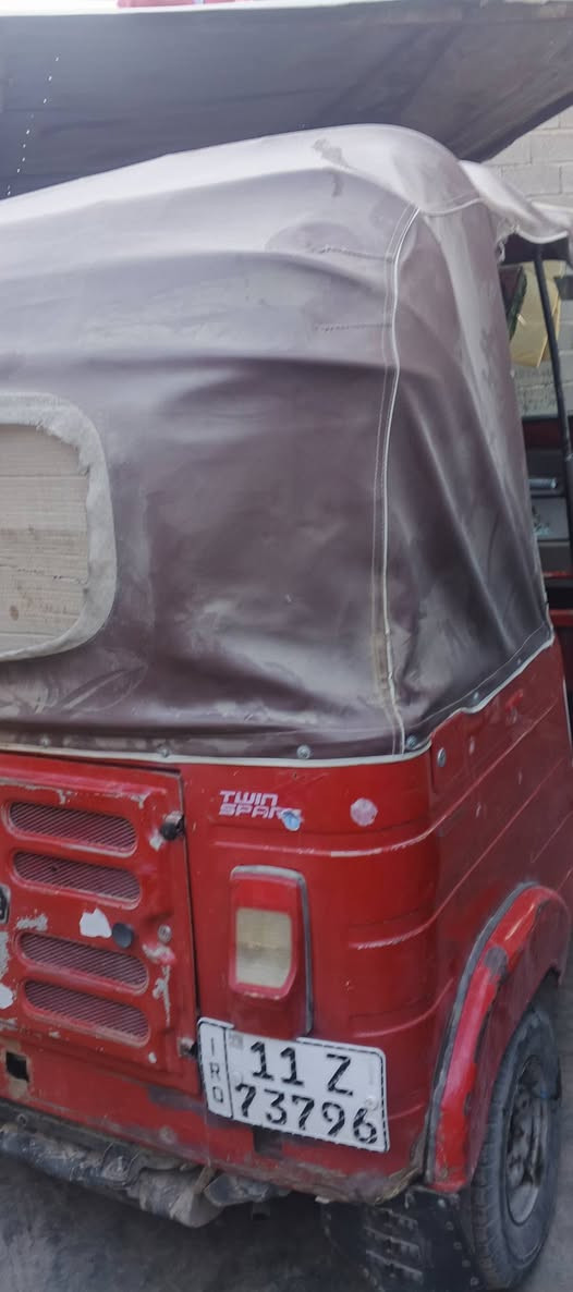 السلام عليكم تكتك للبيع موديل 2017رقم وسنويه تحويل تاني يوم تكتك 
بيهه طخات بسيطه مكينه مكفوله لا تنقيص ولا تبخير السعر 4500وبيهه مجال مكان بغداد الشعب رقمي ***********
