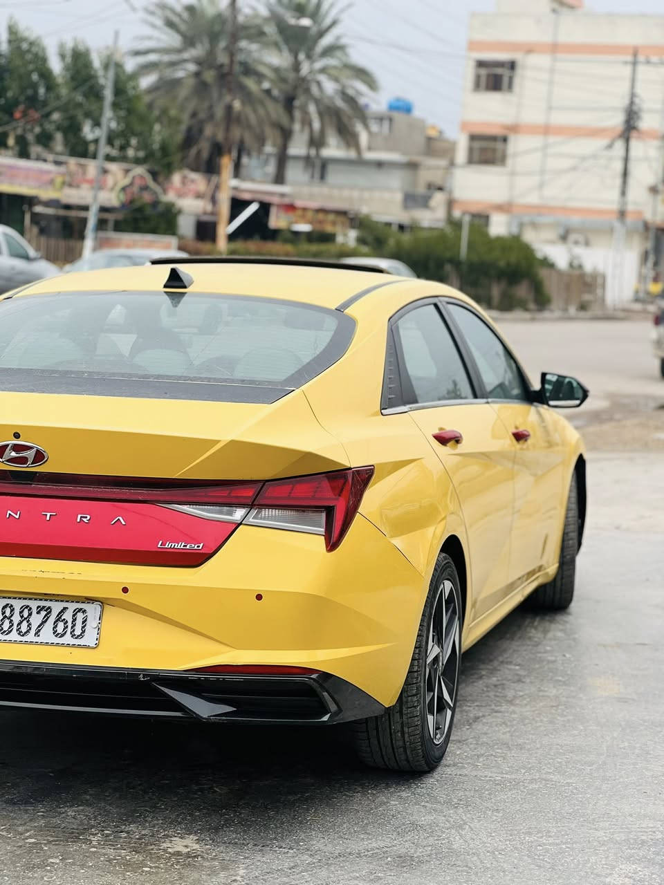 السلام عليكم شباب عندي لنترا موديل 2022 السياره لمتدد 1 علا 1  مكينه ٢٠٠٠ دوش سياره كير ومكينه عل بلاد ما مفتوحات تبريد ثلج صور الحادث موجوده بل منشور وبيهه طخه بجاملغ  الخلفي موجود  علا وضعهه ما مصلحه مكان السياره بغداد الزعفرانيه  للتصال ***********
