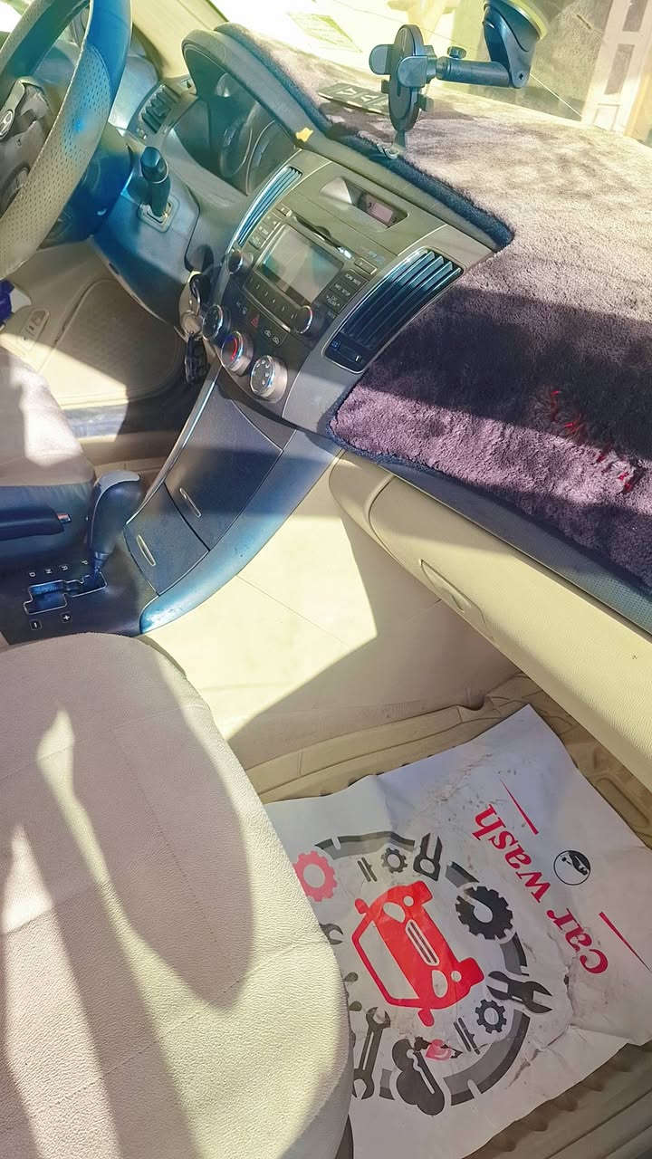 سوناتا وارد امريكي موديل ٢٠١٠ بيها ٤ قطع صبغ للجماليه بدون ضربه محرك ٢٤٠٠ نظام واحد  مكانها الانبار عامرية الفلوجه رايدها ب٩٣ وبيها مجال ***********
