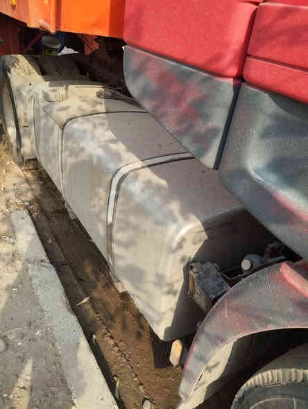 سلام عليكم للبيع افيكو مديل 2006 مكينه 480 لاتنقيص ولا بخار كير اوتماتيك 16 نمره تخم تاير دبل تانكي تبريد ثلاجه هاف شاصي مكفول سياره نضيفه كلش جاهزه للشغل رقم صلاح الدين بدون ضباره مربوطه فلات 4 محاور عنوان بغداد الشعب سعر 80 تفاصيل اكثر اتصل ***********
