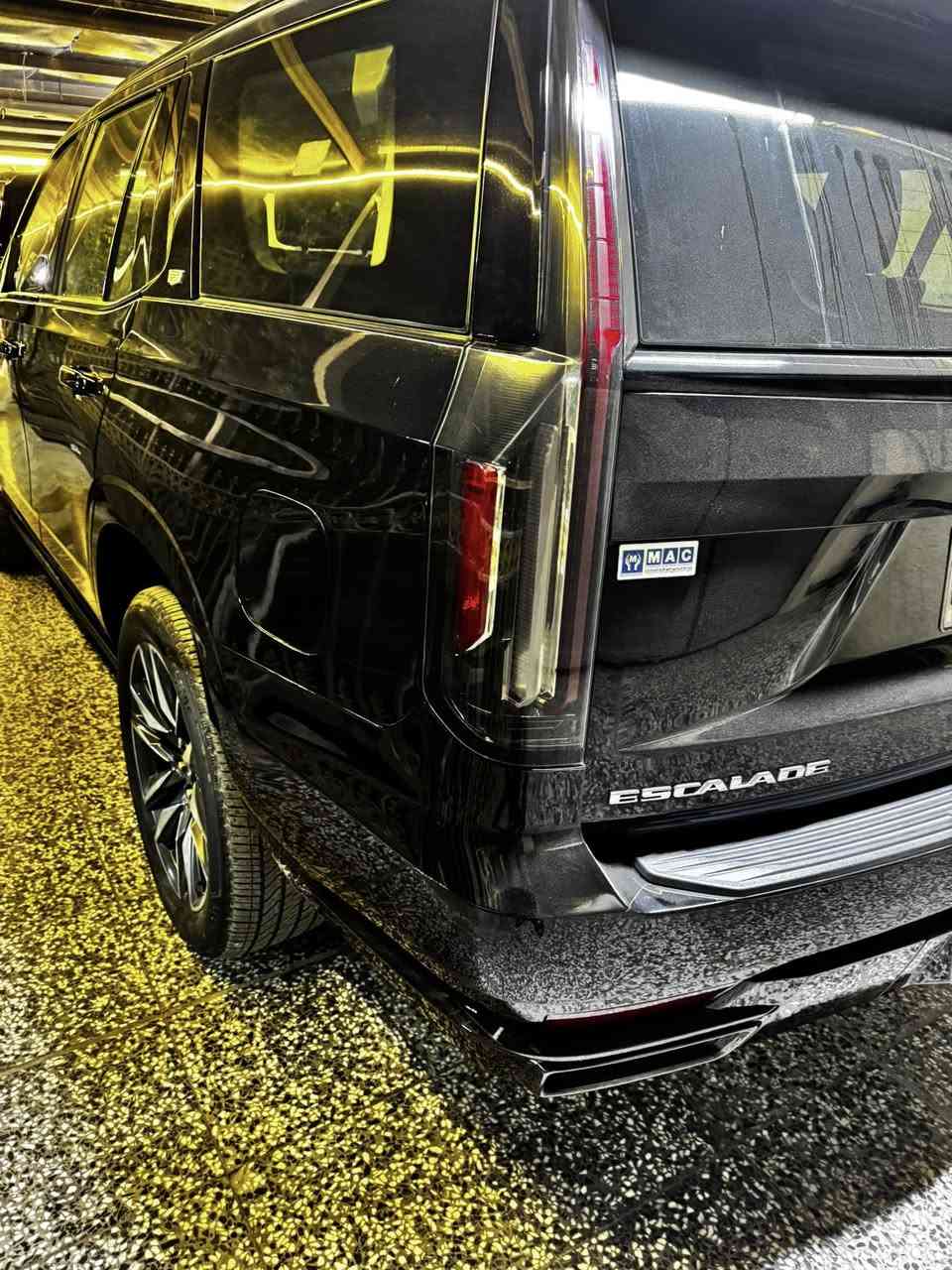 السلام عليكم 

كاديلاك اسكاليد 2021 

فول واحد على واحد سبورت 

مكفوله كفاله عامه 

مغلفه ppf 

رقم بغداد 

مكان سياره بغداد 

***********
